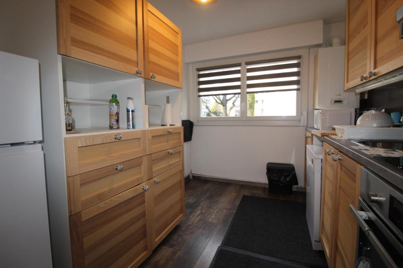 Logement Renove Avec Mobilier 2023 Apartment Avignon Exterior photo