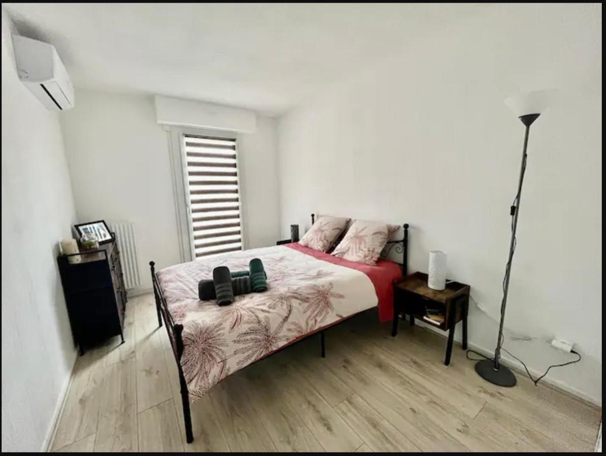 Logement Renove Avec Mobilier 2023 Apartment Avignon Exterior photo